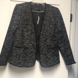 Cute black and white short jacket